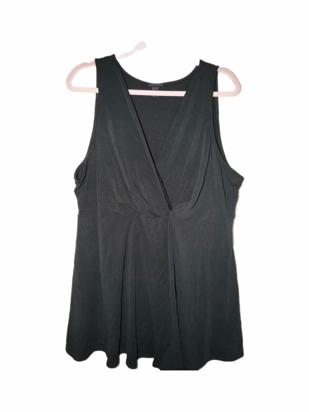 Torrid Womenβs Black V-Neck Sleeveless Top